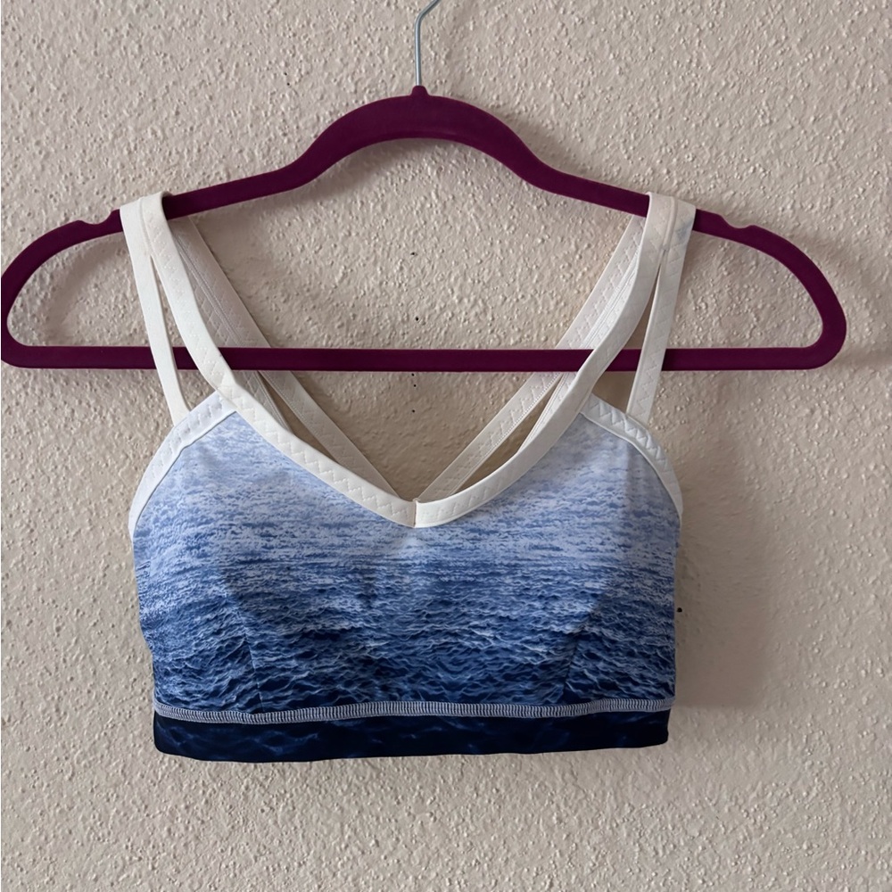 Lululemon Water Bound Bra in Ombre Wave White Navy, size 6 - Picture 3 of 9